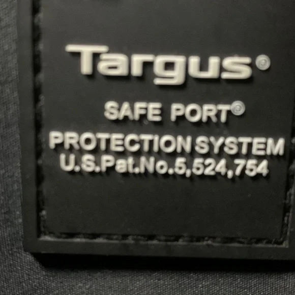 Targus Soft Port Meridian II Laptop Case NWOT - Picture 2 of 9